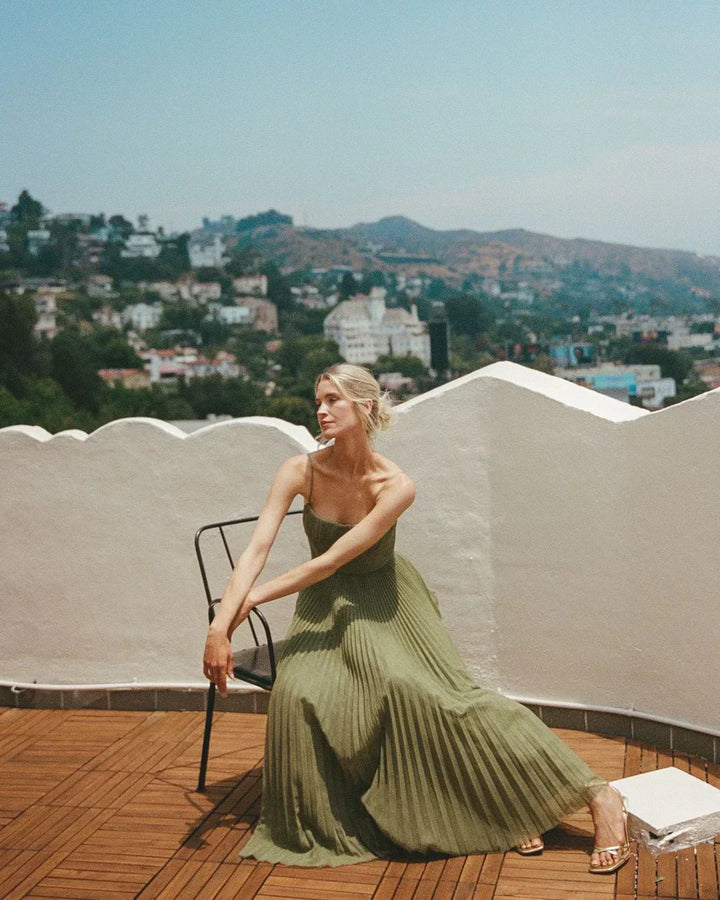 Abito Isabella – Stile plissettato con raffinatezza senza tempo