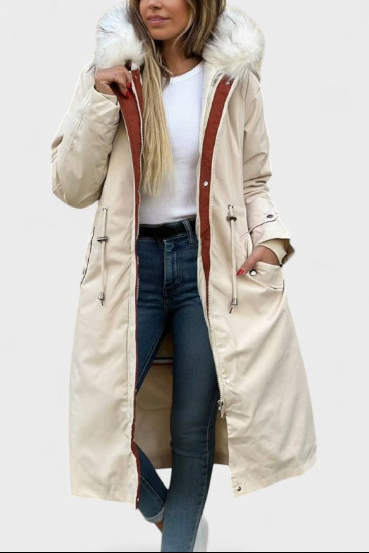 Giada | Cappotto Lungo con Cappuccio e Dettagli Chic