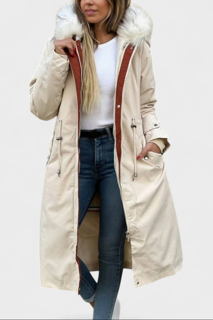 Giada | Cappotto Lungo con Cappuccio e Dettagli Chic